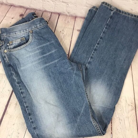 9/10- Express destructed straight mid rise… - Picture 2 of 8